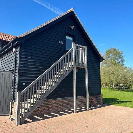 The Old Piggery, Cart Lodge In Newbourne Экстерьер фото
